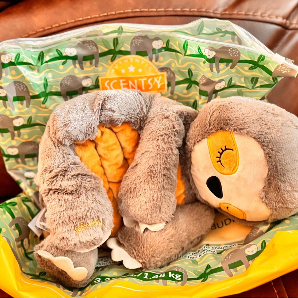 New Scentsy Selah the Sloth Buddy -Warming Buddy - NIB Scentsy Warming Buddy